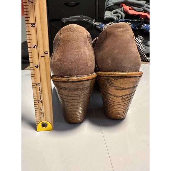 EUC Born Famke Leather Chunky Heeled Clogs Taupe Distressed Size 9 Boho Comfort - Picture 8 of 8